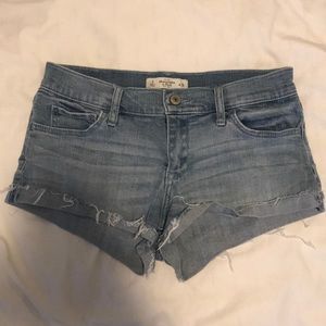 Light wash short shorts
